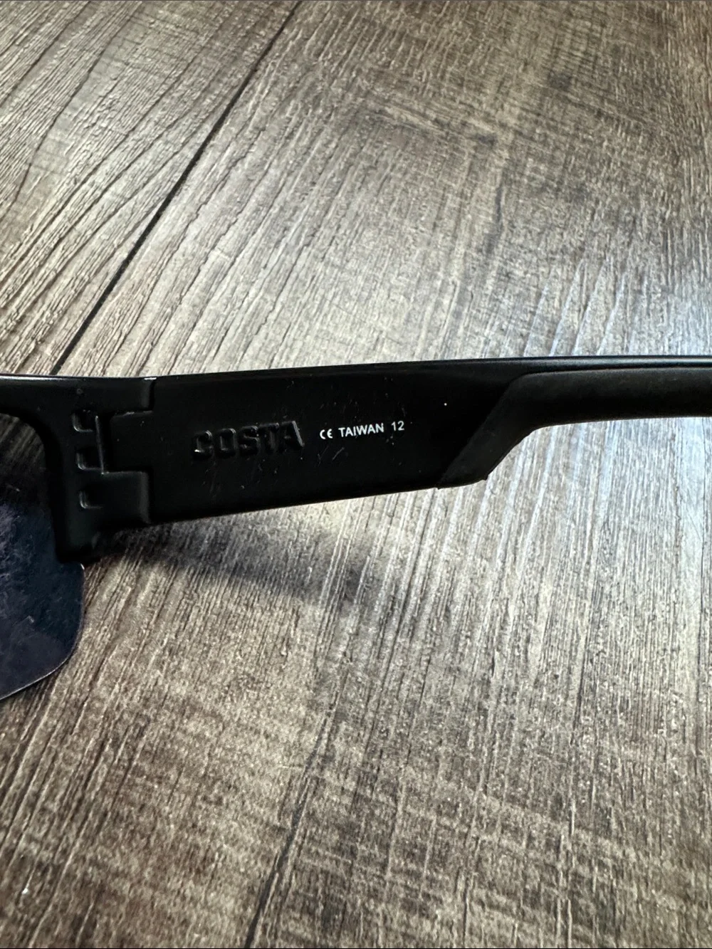 Costa Del Mar Hatch Men's Black Frame Polarized Blue Mirrored Sunglasses